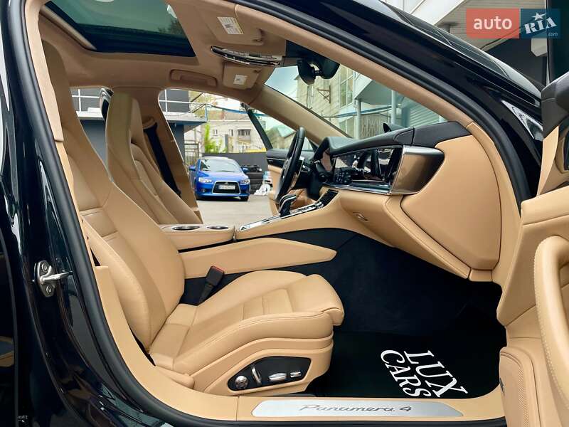 Фастбэк Porsche Panamera 2020 в Киеве