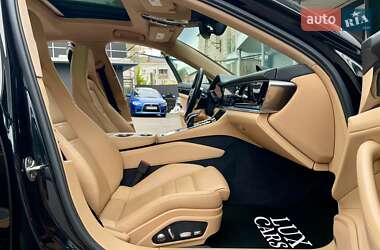 Фастбэк Porsche Panamera 2020 в 