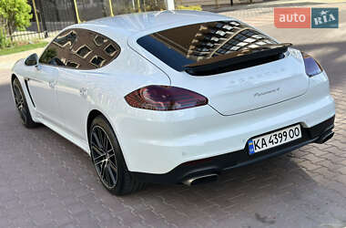 Фастбэк Porsche Panamera 2013 в 