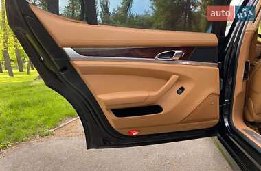 Фастбек Porsche Panamera 2013 в 
