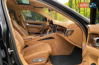 Фастбек Porsche Panamera 2013 в 