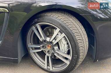 Фастбек Porsche Panamera 2013 в 