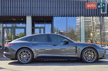 Фастбек Porsche Panamera 2017 в 