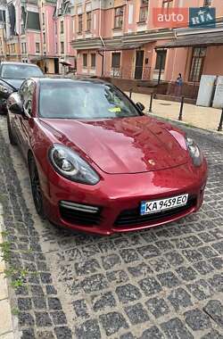Фастбек Porsche Panamera 2015 в Києві