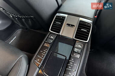 Фастбэк Porsche Panamera 2013 в 