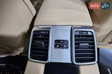 Фастбэк Porsche Panamera 2010 в 