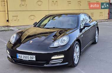 Фастбэк Porsche Panamera 2011 в Киеве