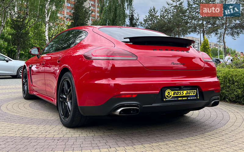 Фастбэк Porsche Panamera 2014 в Львове