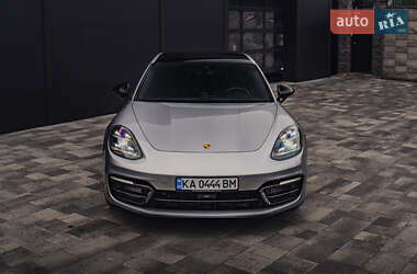 Фастбек Porsche Panamera 2018 в 