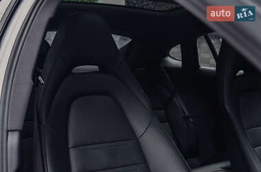 Фастбек Porsche Panamera 2018 в 