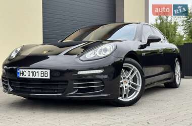 Фастбек Porsche Panamera 2013 в 