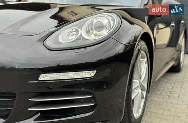 Фастбек Porsche Panamera 2013 в 