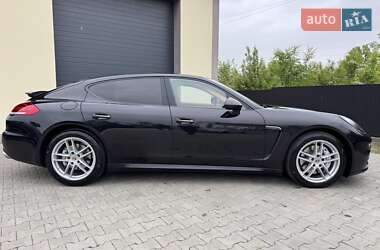 Фастбек Porsche Panamera 2013 в 