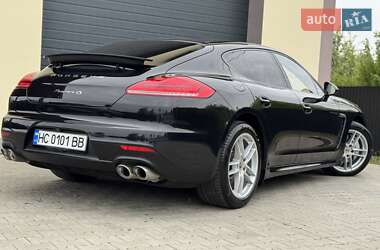 Фастбек Porsche Panamera 2013 в 