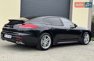 Фастбек Porsche Panamera 2013 в 
