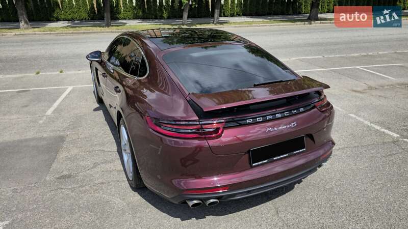 Фастбэк Porsche Panamera 2017 в Киеве фото 9 Фастбэк Porsche Panamera 2017 в Киеве