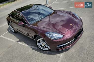 Фастбек Porsche Panamera 2017 в Києві