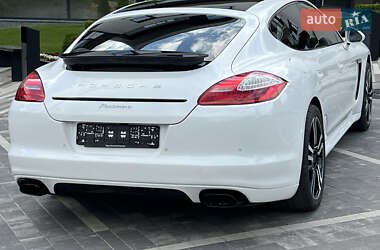 Фастбэк Porsche Panamera 2012 в 