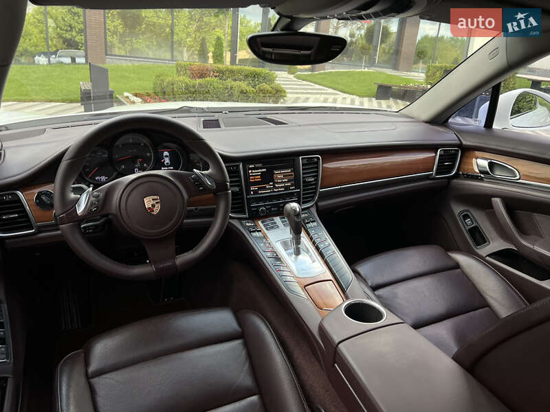 Фастбэк Porsche Panamera 2012 в Днепре