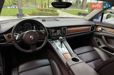 Фастбэк Porsche Panamera 2012 в 