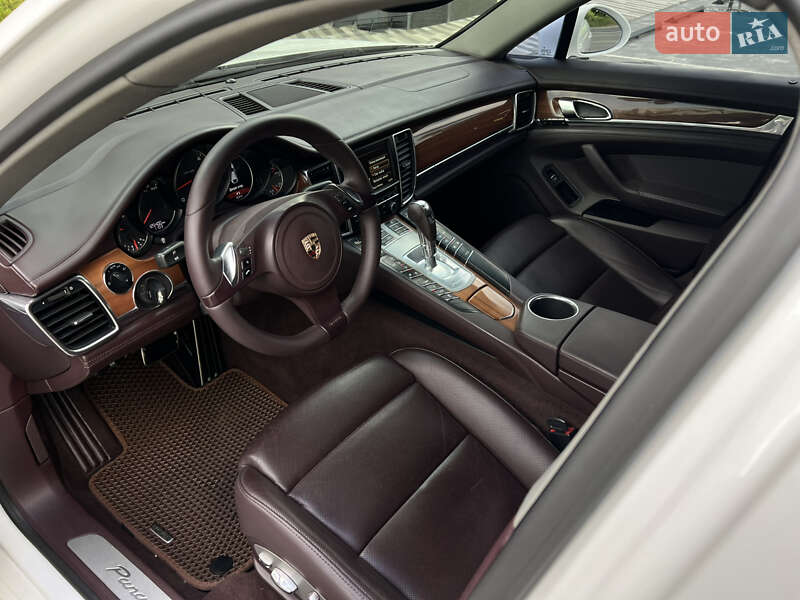 Фастбэк Porsche Panamera 2012 в Днепре