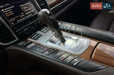Фастбэк Porsche Panamera 2012 в 