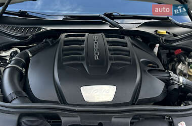 Фастбэк Porsche Panamera 2012 в 