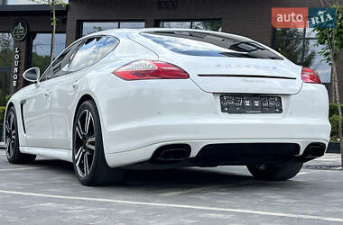 Фастбэк Porsche Panamera 2012 в 
