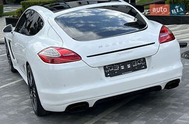 Фастбэк Porsche Panamera 2012 в 