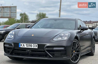 Фастбек Porsche Panamera 2017 в Києві
