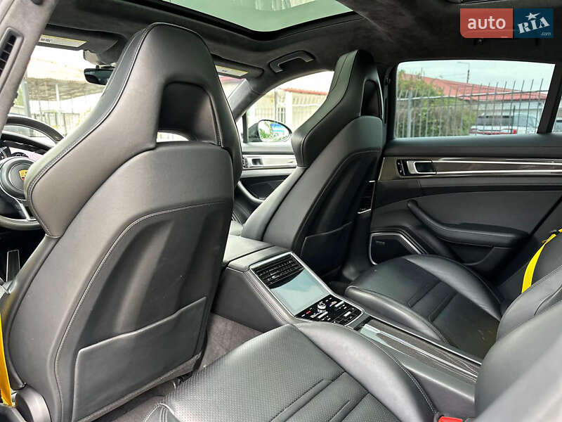 Фастбек Porsche Panamera 2017 в Києві фото 27 Фастбек Porsche Panamera 2017 в Києві