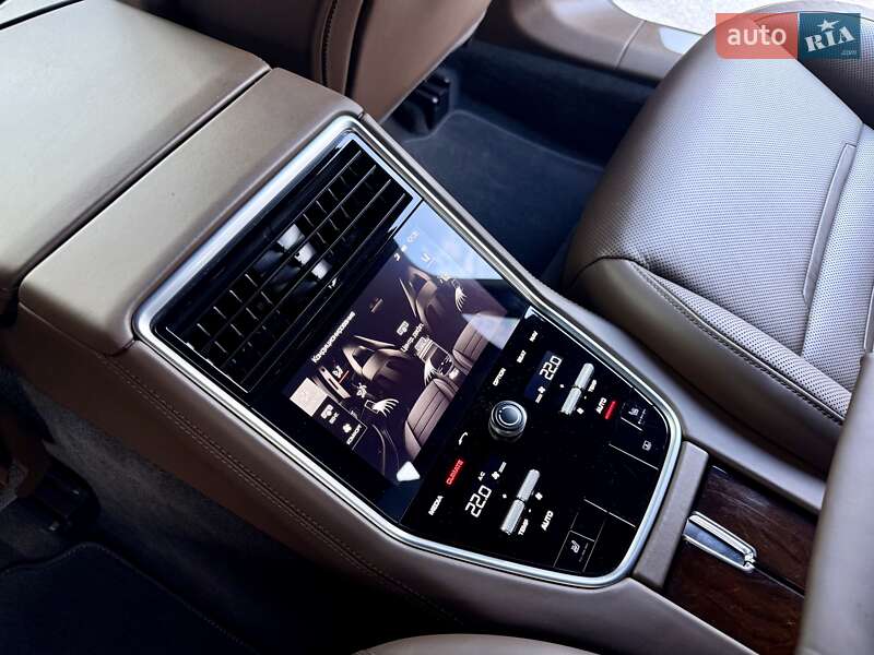 Фастбек Porsche Panamera 2016 в Києві