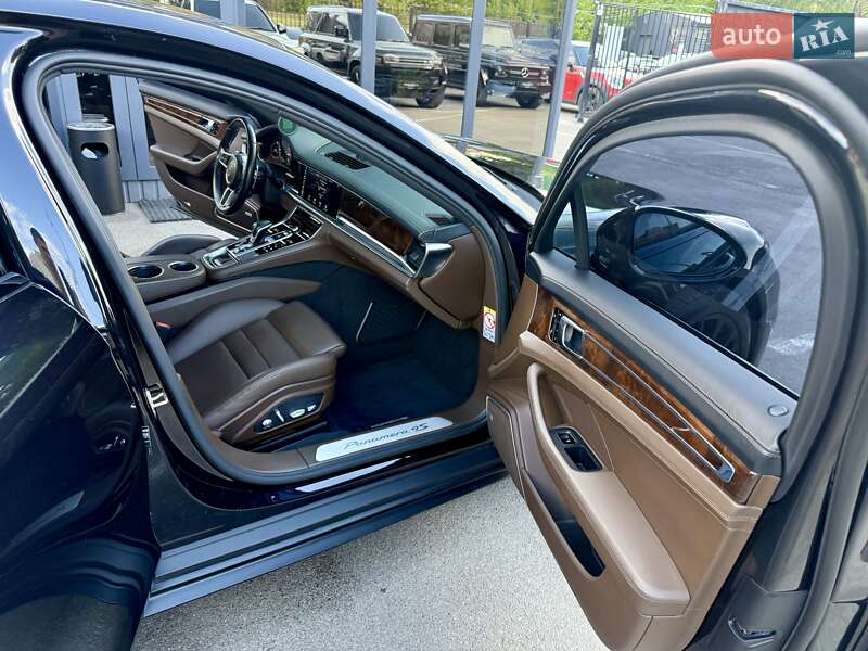 Фастбек Porsche Panamera 2016 в Києві
