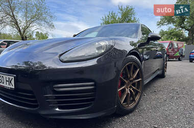 Фастбек Porsche Panamera 2013 в 