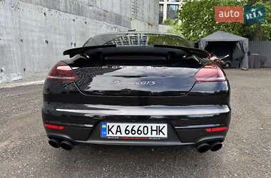 Фастбек Porsche Panamera 2013 в 