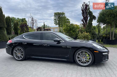 Фастбэк Porsche Panamera 2015 в 
