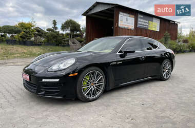 Фастбэк Porsche Panamera 2015 в 