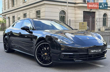 Фастбэк Porsche Panamera 2018 в 