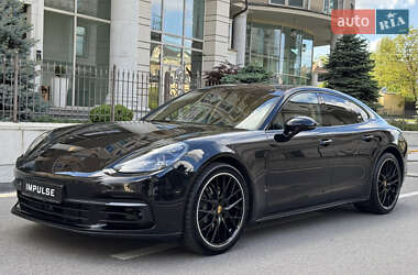 Фастбэк Porsche Panamera 2018 в 