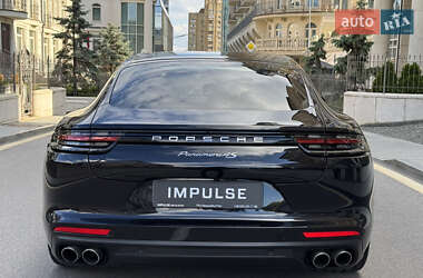 Фастбэк Porsche Panamera 2018 в 