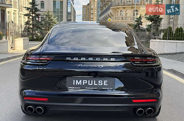 Фастбэк Porsche Panamera 2018 в 