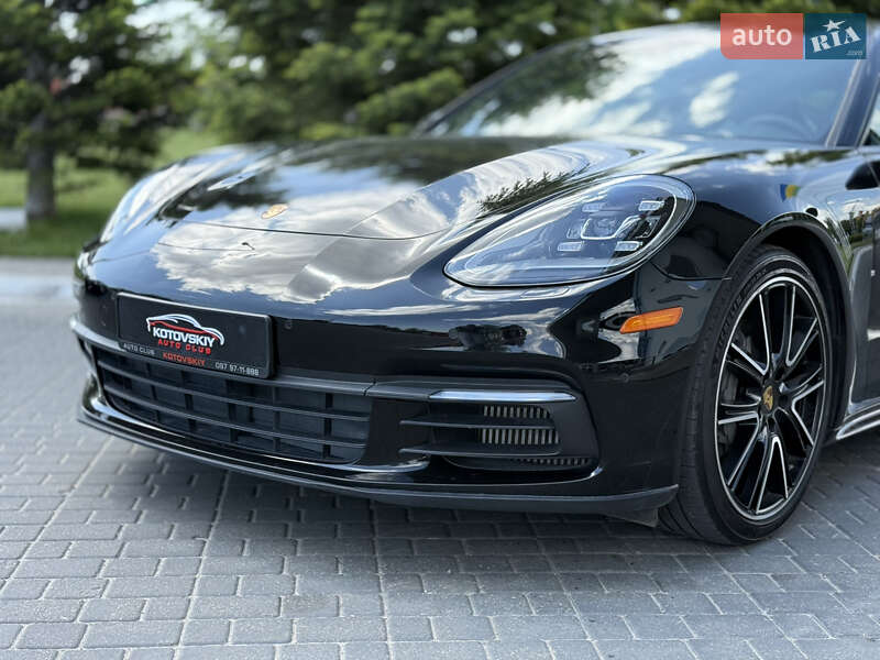 Фастбек Porsche Panamera 2018 в Одесі