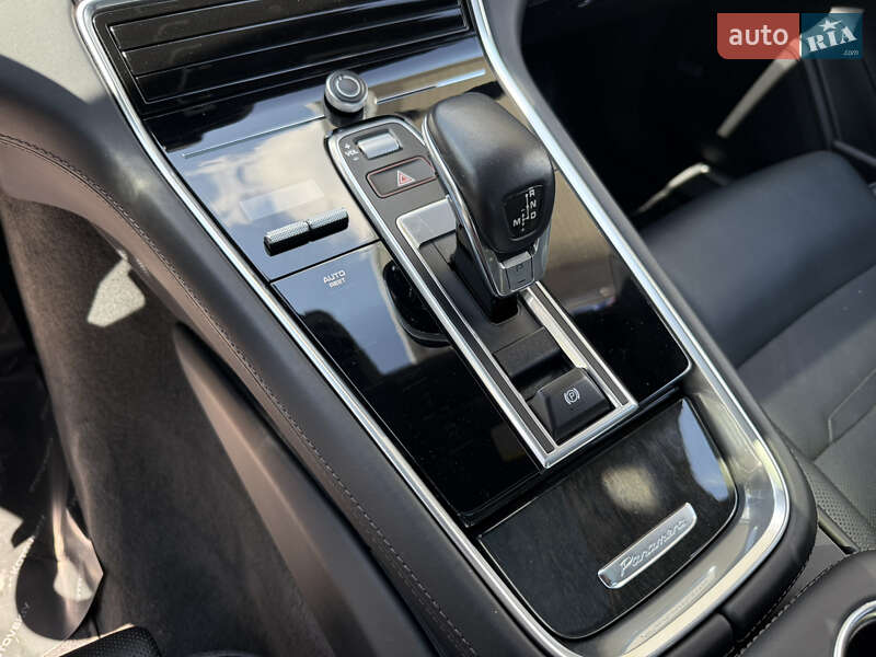 Фастбек Porsche Panamera 2018 в Одесі