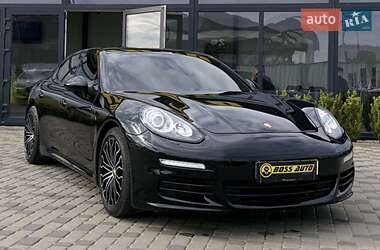 Фастбэк Porsche Panamera 2014 в Мукачево