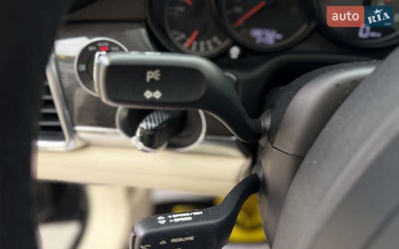 Фастбек Porsche Panamera 2014 в Мукачевому