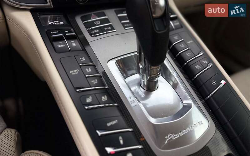 Фастбек Porsche Panamera 2014 в Мукачевому