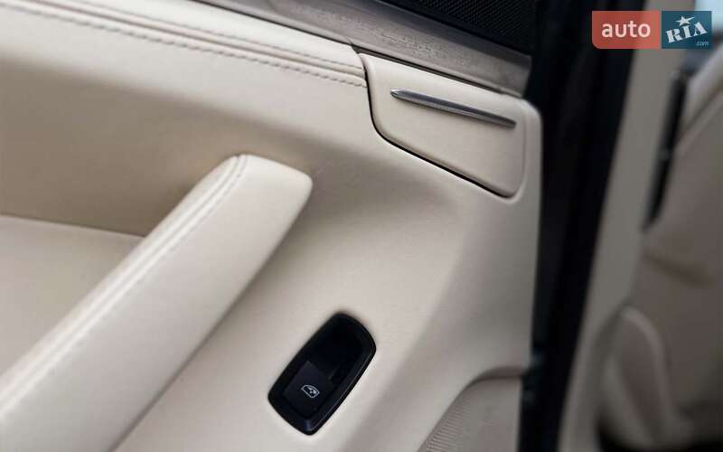 Фастбек Porsche Panamera 2014 в Мукачевому