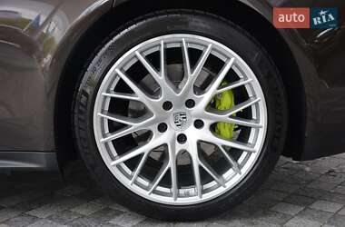 Фастбек Porsche Panamera 2019 в 