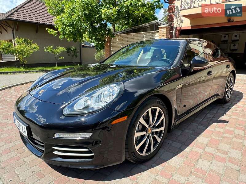Фастбэк Porsche Panamera 2015 в Киеве