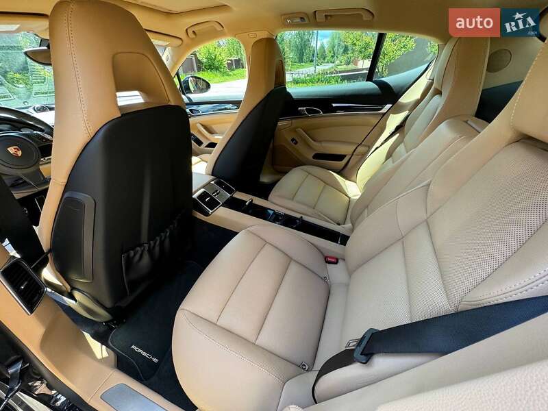 Фастбэк Porsche Panamera 2015 в Киеве